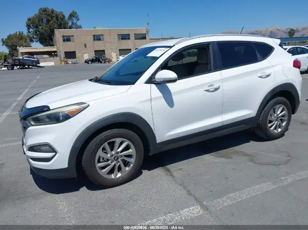 KM8J33A2XGU047015 2016 HYUNDAI TUCSON - Image 2