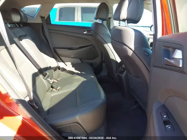 KM8J33A2XGU095503 2016 HYUNDAI TUCSON - Image 8