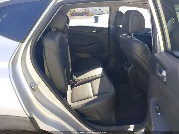 KM8J33A2XGU122571 2016 HYUNDAI TUCSON - Image 8