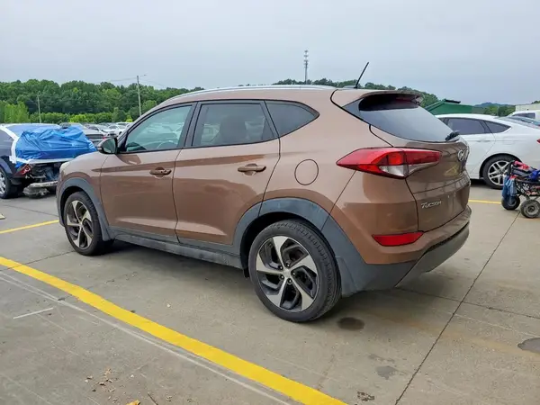 KM8J33A2XGU124479 2016 HYUNDAI TUCSON - Image 2