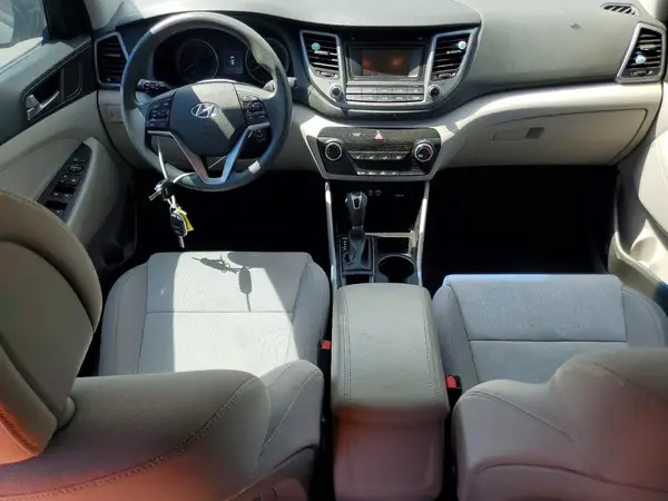 KM8J33A2XGU143520 2016 HYUNDAI TUCSON - Image 8