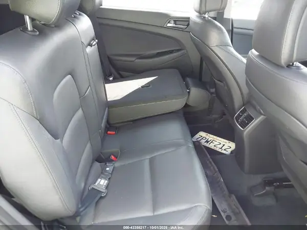 KM8J33A2XGU151097 2016 HYUNDAI TUCSON - Image 8