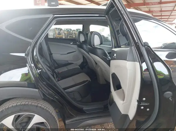 KM8J33A2XGU156140 2016 HYUNDAI TUCSON - Image 8