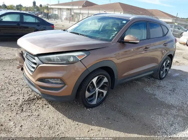 KM8J33A2XGU157692 2016 HYUNDAI TUCSON - Image 2