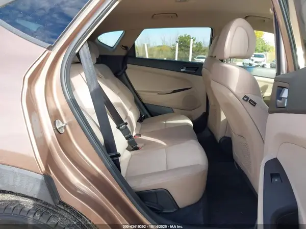 KM8J33A2XGU157692 2016 HYUNDAI TUCSON - Image 8