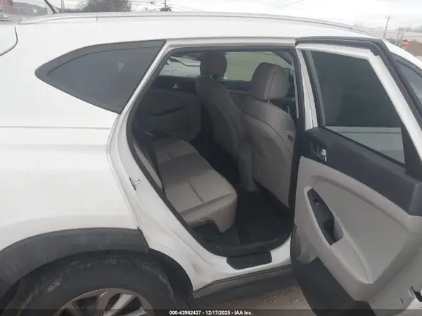 KM8J33A2XGU192099 2016 HYUNDAI TUCSON - Image 8
