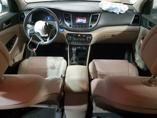 KM8J33A2XGU196010 2016 HYUNDAI TUCSON - Image 8