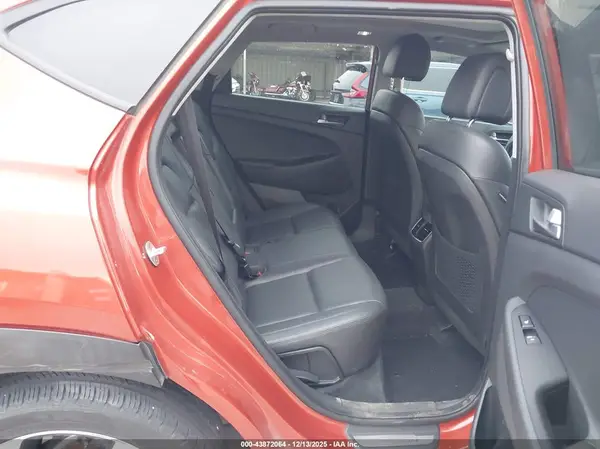 KM8J33A2XGU204767 2016 HYUNDAI TUCSON - Image 8