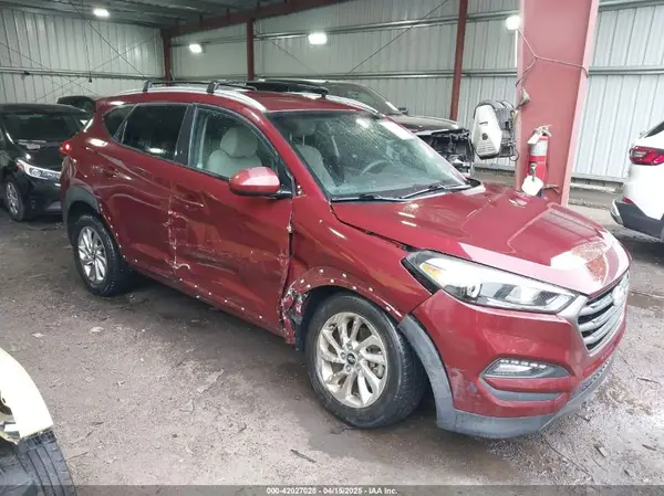 KM8J33A2XGU211024 2016 HYUNDAI TUCSON - Image 1