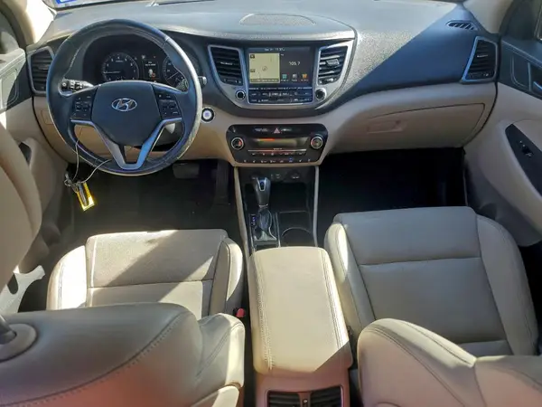 KM8J33A2XGU223075 2016 HYUNDAI TUCSON - Image 8