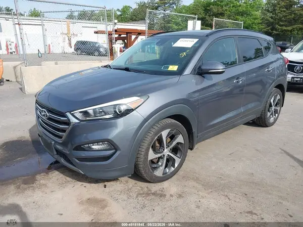 KM8J33A2XGU226185 2016 HYUNDAI TUCSON - Image 2