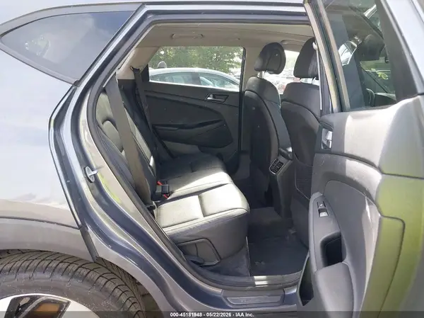 KM8J33A2XGU226185 2016 HYUNDAI TUCSON - Image 8