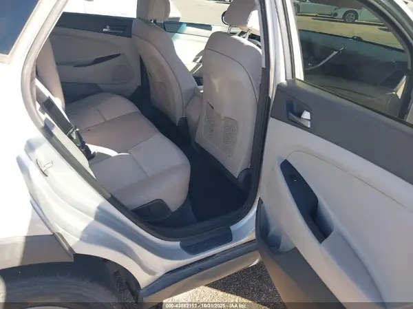 KM8J33A2XGU227143 2016 HYUNDAI TUCSON - Image 8