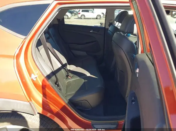 KM8J33A2XGU239003 2016 HYUNDAI TUCSON - Image 8