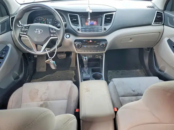 KM8J33A2XGU256027 2016 HYUNDAI TUCSON - Image 8