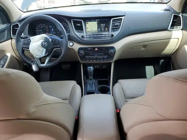 KM8J33A2XGU256996 2016 HYUNDAI TUCSON - Image 8