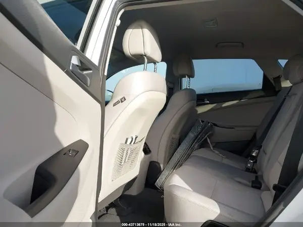 KM8J33A2XHU273508 2017 HYUNDAI TUCSON - Image 8