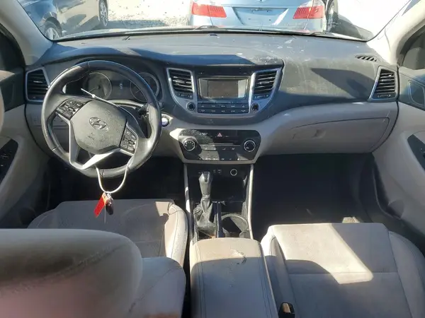 KM8J33A2XHU285061 2017 HYUNDAI TUCSON - Image 8