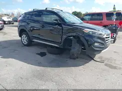 KM8J33A2XHU285416 2017 HYUNDAI TUCSON