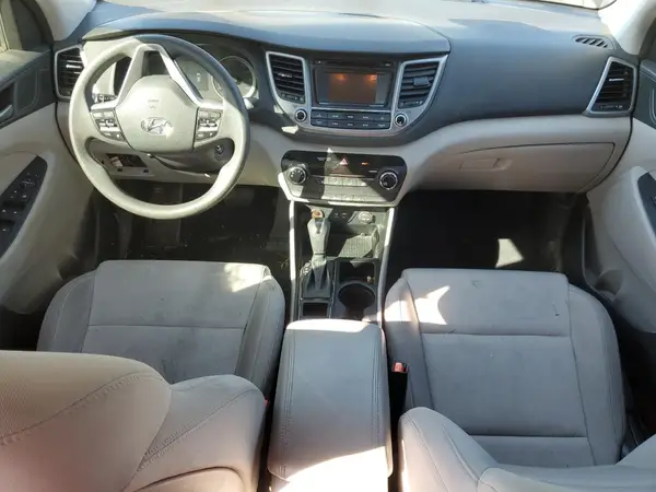 KM8J33A2XHU294620 2017 HYUNDAI TUCSON - Image 8