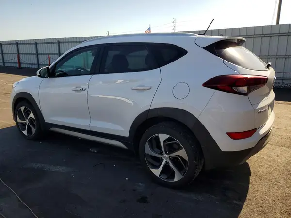KM8J33A2XHU300738 2017 HYUNDAI TUCSON - Image 2