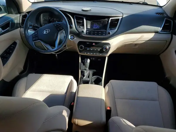 KM8J33A2XHU300738 2017 HYUNDAI TUCSON - Image 8