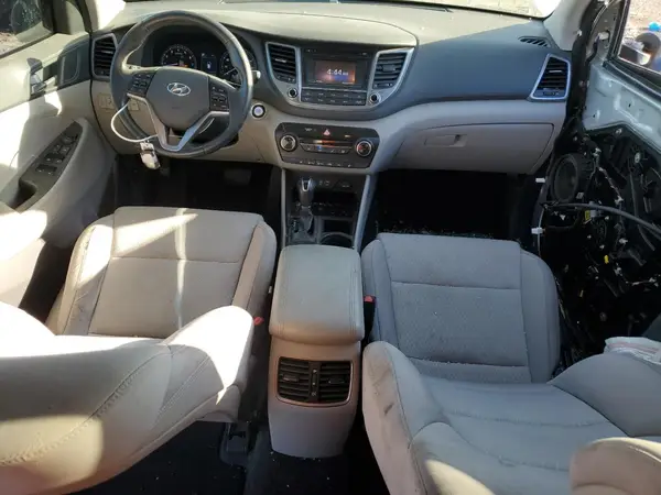 KM8J33A2XHU316602 2017 HYUNDAI TUCSON - Image 8