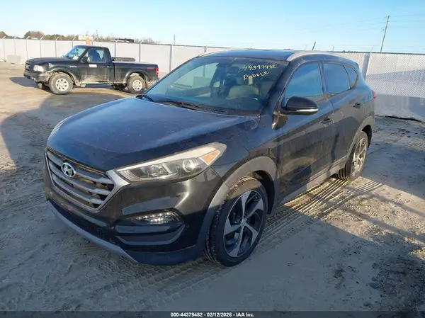 KM8J33A2XHU330449 2017 HYUNDAI TUCSON - Image 2