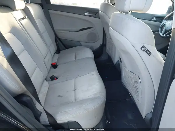 KM8J33A2XHU330449 2017 HYUNDAI TUCSON - Image 8