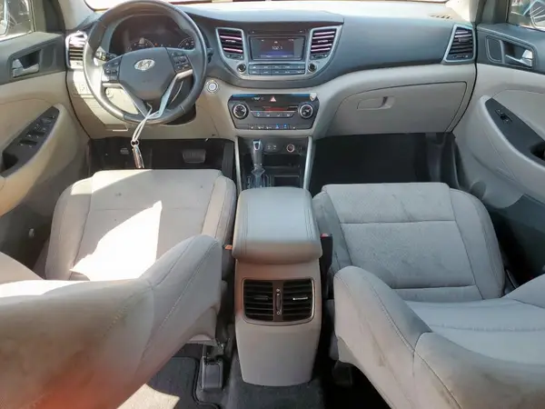 KM8J33A2XHU358753 2017 HYUNDAI TUCSON - Image 8