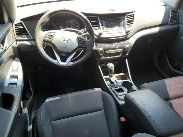 KM8J33A2XHU372099 2017 HYUNDAI TUCSON - Image 8