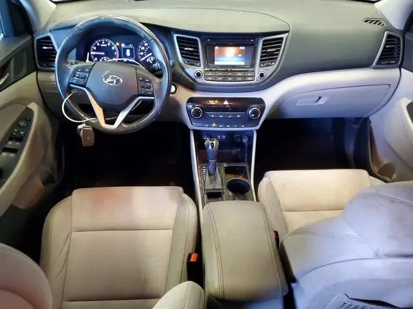 KM8J33A2XHU378081 2017 HYUNDAI TUCSON - Image 8