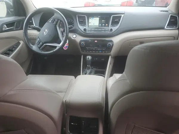 KM8J33A2XHU410866 2017 HYUNDAI TUCSON - Image 8