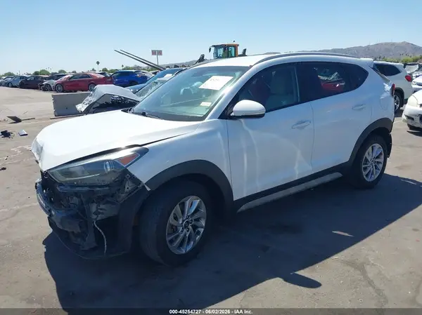 KM8J33A2XHU415727 2017 HYUNDAI TUCSON - Image 2