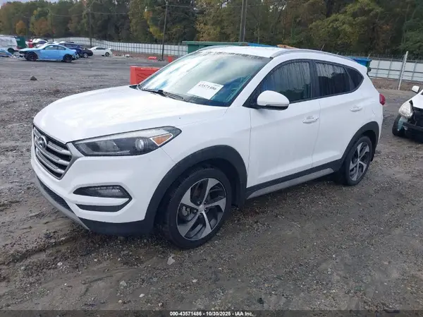 KM8J33A2XHU415775 2017 HYUNDAI TUCSON - Image 2