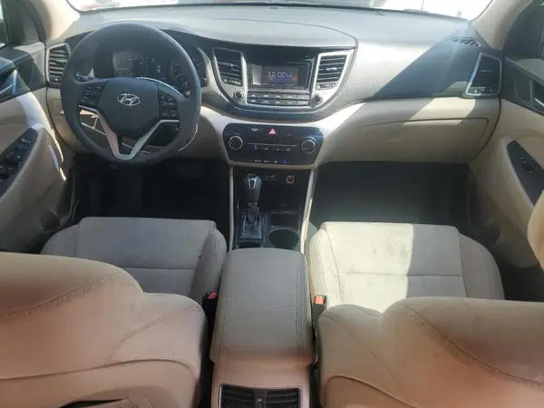 KM8J33A2XHU456827 2017 HYUNDAI TUCSON - Image 8