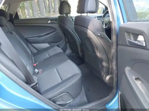 KM8J33A2XHU460117 2017 HYUNDAI TUCSON - Image 8