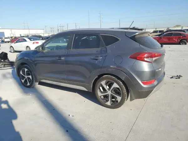 KM8J33A2XHU460425 2017 HYUNDAI TUCSON - Image 2