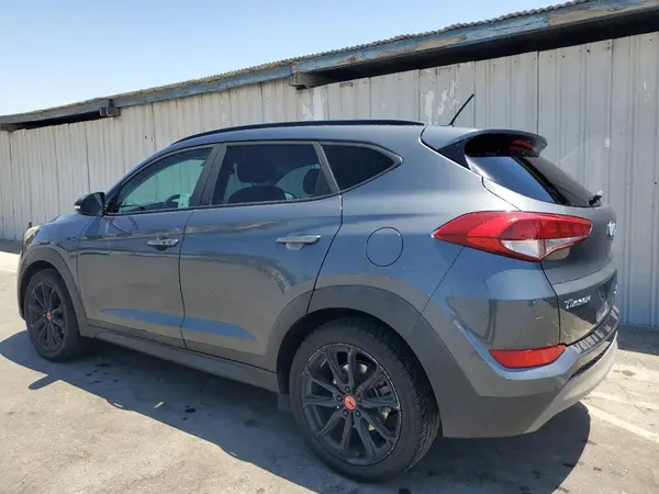 KM8J33A2XHU482442 2017 HYUNDAI TUCSON - Image 2