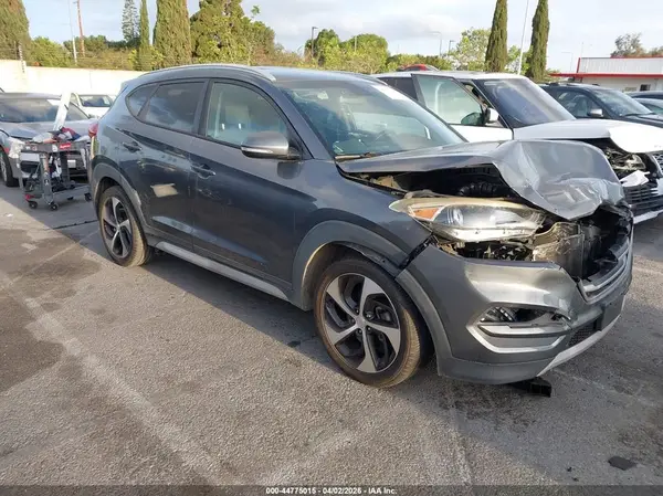 KM8J33A2XHU518274 2017 HYUNDAI TUCSON - Image 1