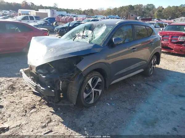 KM8J33A2XHU525595 2017 HYUNDAI TUCSON - Image 2