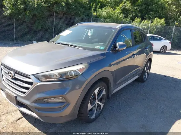 KM8J33A2XHU530490 2017 HYUNDAI TUCSON - Image 2