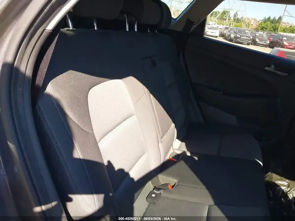 KM8J33A2XHU530490 2017 HYUNDAI TUCSON - Image 8