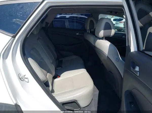 KM8J33A2XHU548973 2017 HYUNDAI TUCSON - Image 8