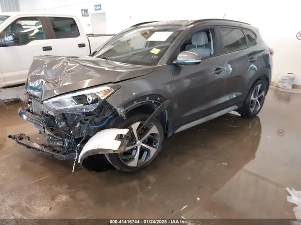 KM8J33A2XHU552067 2017 HYUNDAI TUCSON - Image 2
