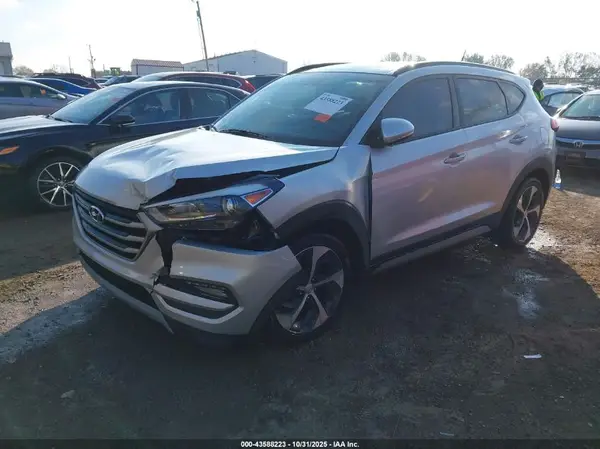KM8J33A2XHU558399 2017 HYUNDAI TUCSON - Image 2