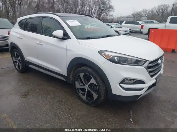 KM8J33A2XHU558578 2017 HYUNDAI TUCSON - Image 1