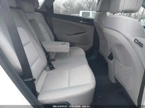 KM8J33A2XHU558578 2017 HYUNDAI TUCSON - Image 8