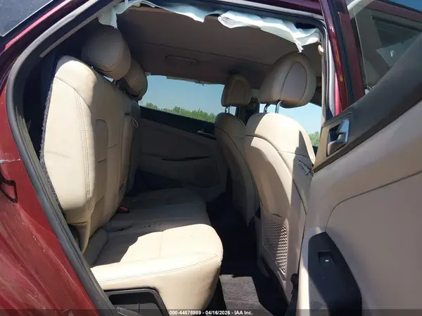 KM8J33A2XHU561514 2017 HYUNDAI TUCSON - Image 8