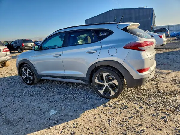 KM8J33A2XHU567510 2017 HYUNDAI TUCSON - Image 2